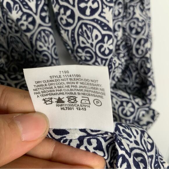 Tory Burch Brigitte paisley floral Button-Down Blouse Carinthia Navy tab sleeves - Picture 5 of 7